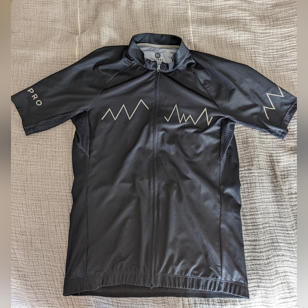 Neopro mens (medium) cycling jersey